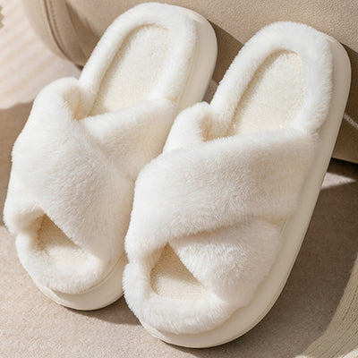 Women’s Fuzzy Slippers – Cozy Comfort Meets Effortless Style