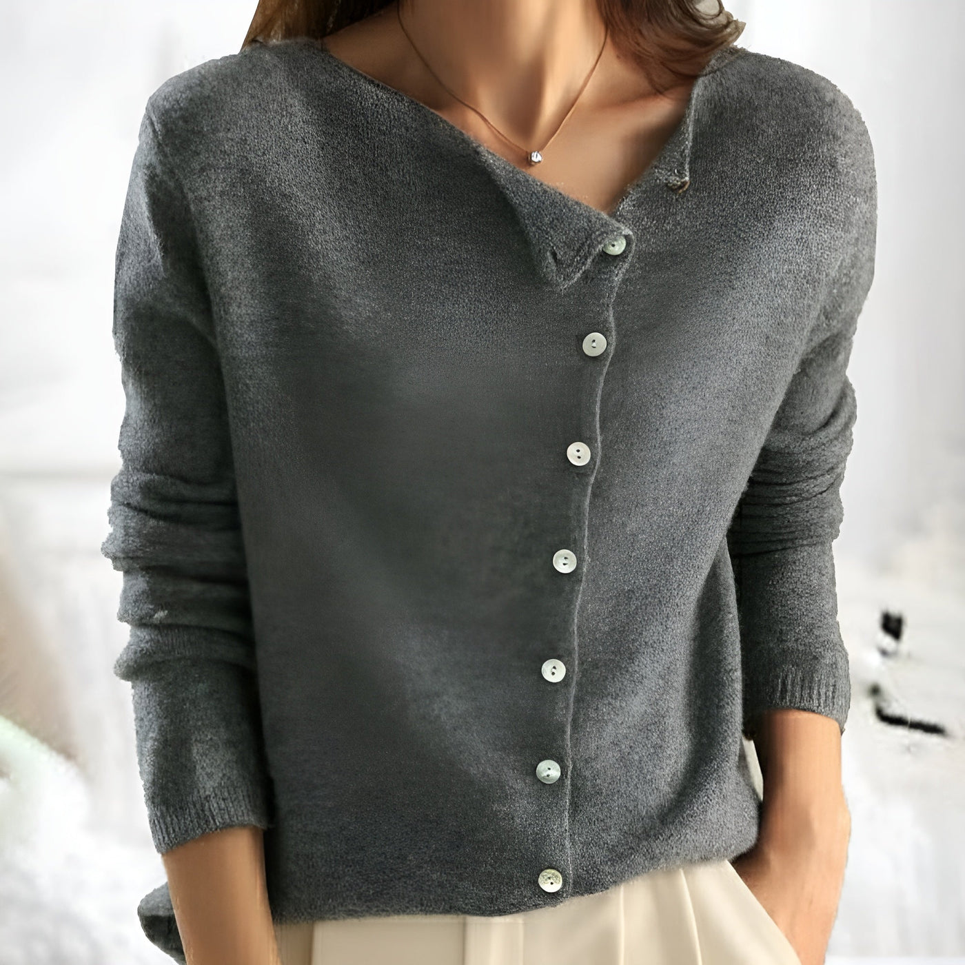 Léa – Refined and Elegant Cardigan