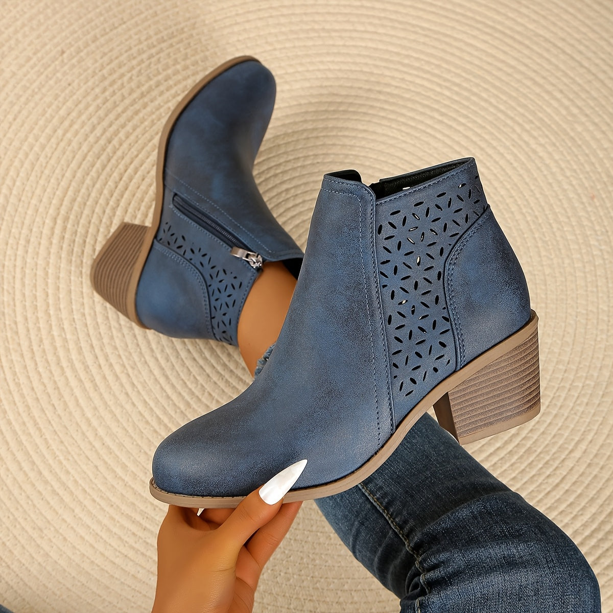 Léonie™ – Breathable and Sustainable Comfort in Ankle Boots