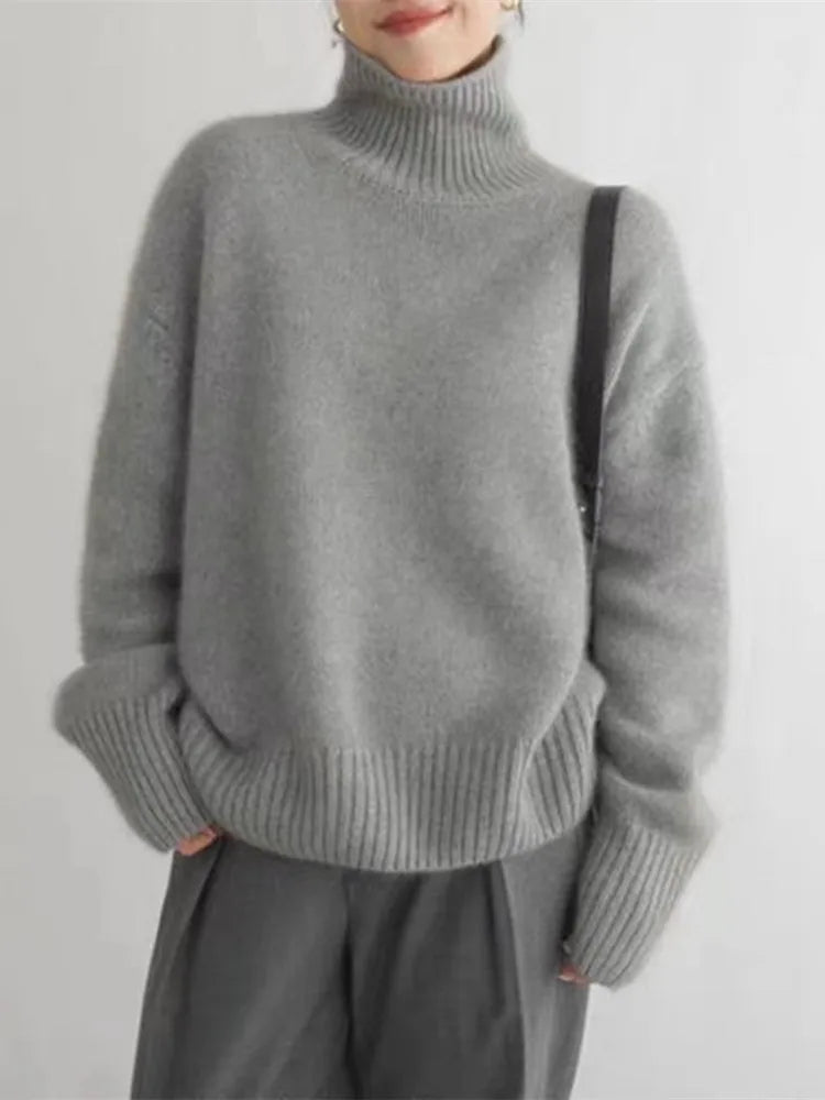 Elise – Elegant Cashmere Turtleneck Sweater