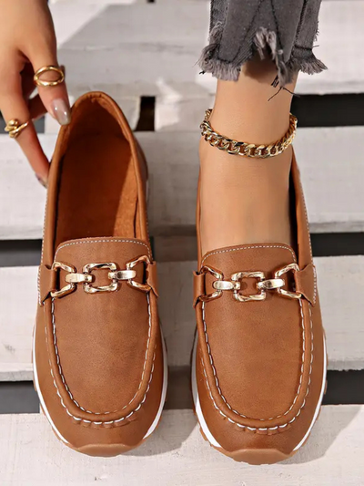 ISLA LOAFERS WITH CHAIN ACCENTS