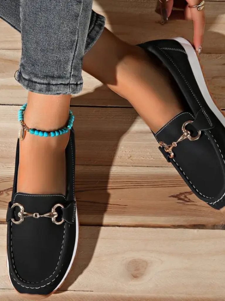 ISLA LOAFERS WITH CHAIN ACCENTS