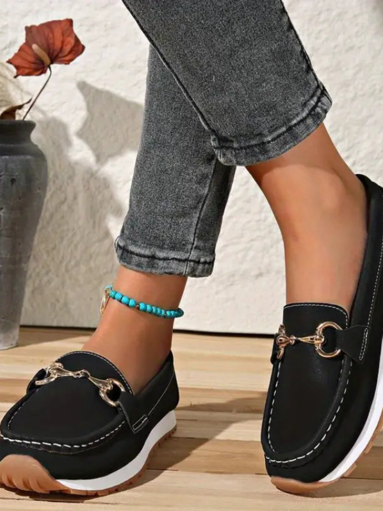 ISLA LOAFERS WITH CHAIN ACCENTS