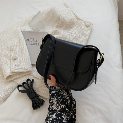 Layla | Chic Shoulder Bag in Subtle Nude Hue