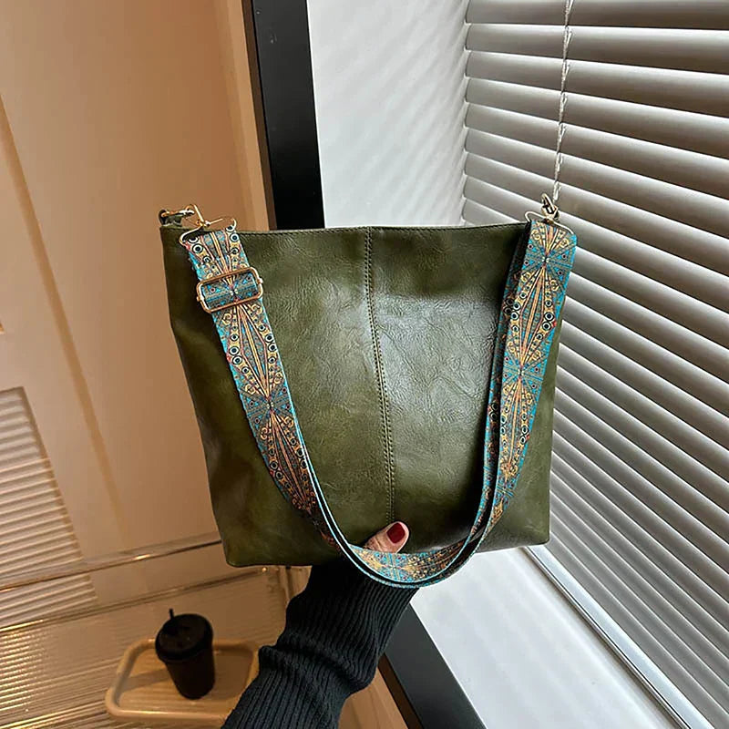 Sophia | Timeless Shoulder Bag with Customizable Patterned Strap