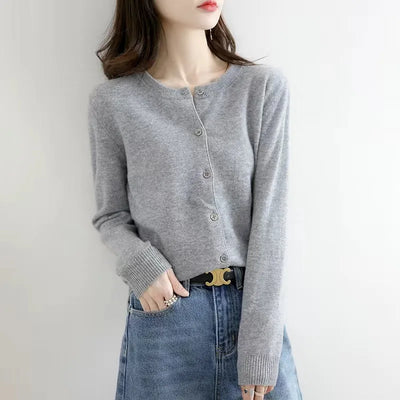 Susan - Elegant Cardigan