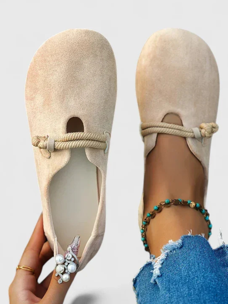 AVELISSE COMFORT FOOTWEAR