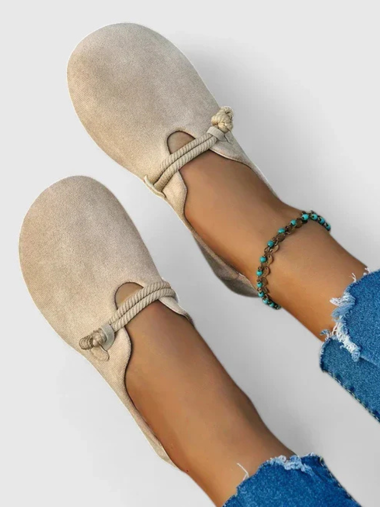 AVELISSE COMFORT FOOTWEAR