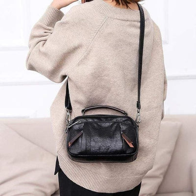 Daisy | Compact and Versatile Bag in Golden Cognac Hue