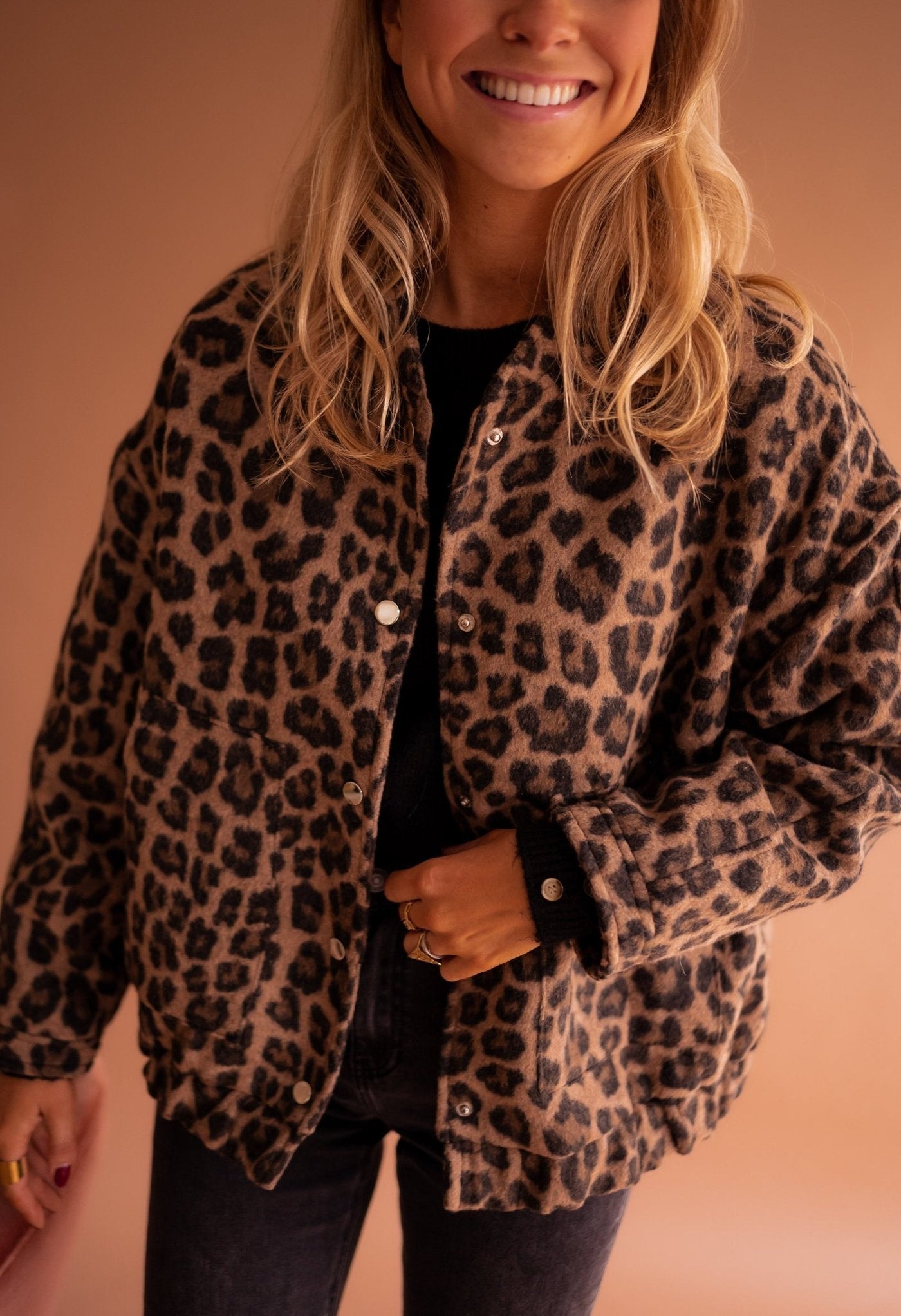 SOFÍA | Blazer in Bold Style with Leopard Print