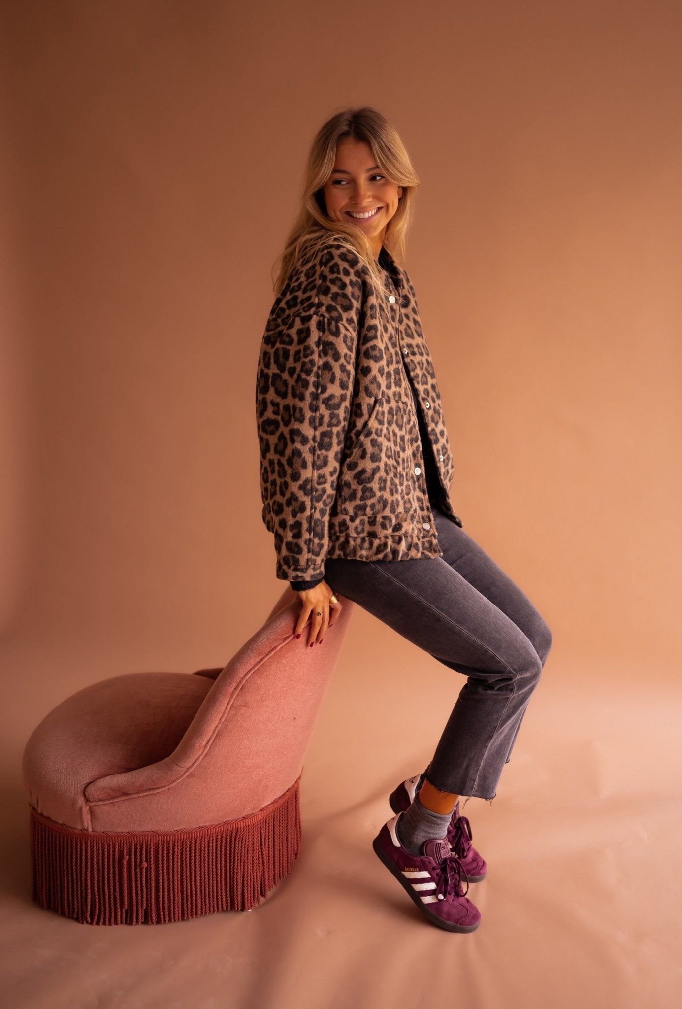 SOFÍA | Blazer in Bold Style with Leopard Print